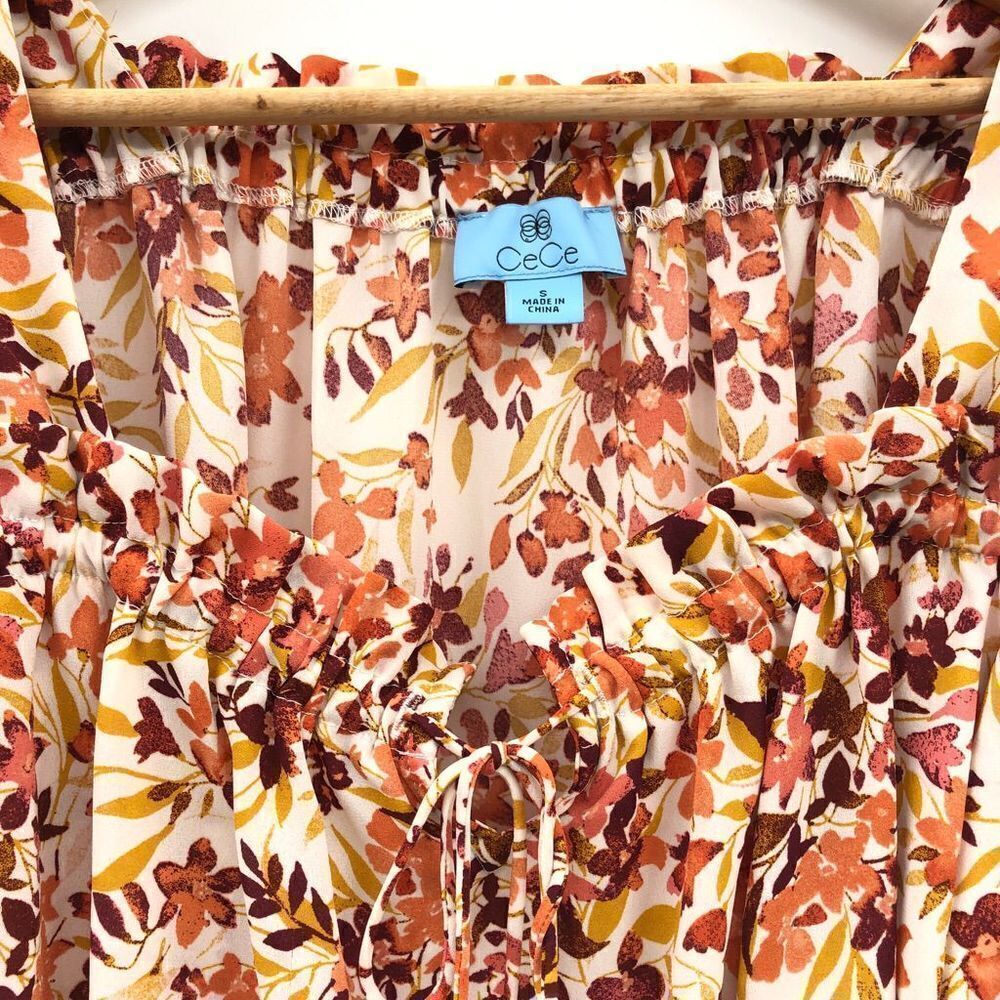 CECE‎ Floral Keyhole Short Sleeve Blouse
CREAM/ ROSE/ YELLOW - Picture 5 of 10